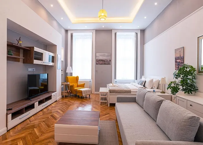 Joy Apartments On Kiraly Street